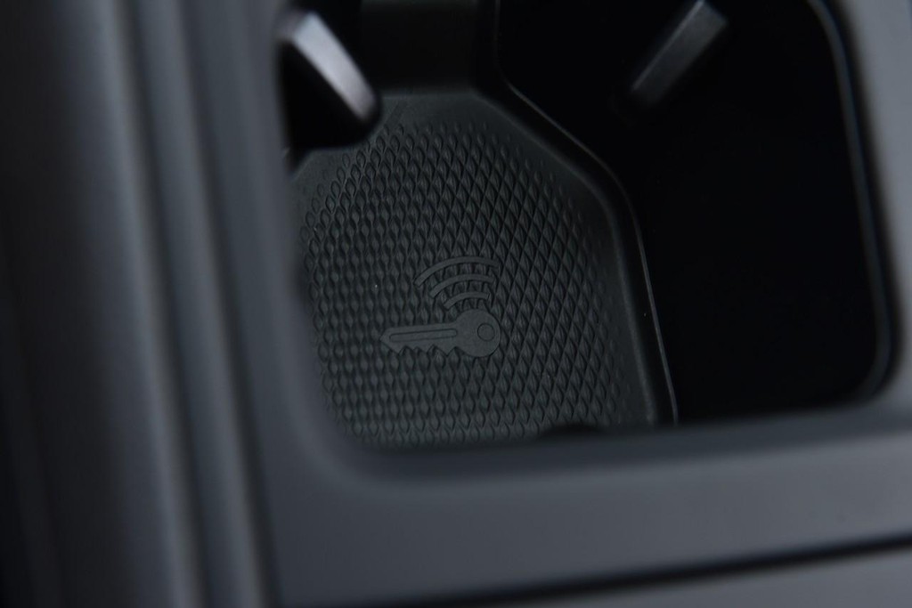 Volkswagen Tiguan Vehicle Full-screen Gallery Image 16