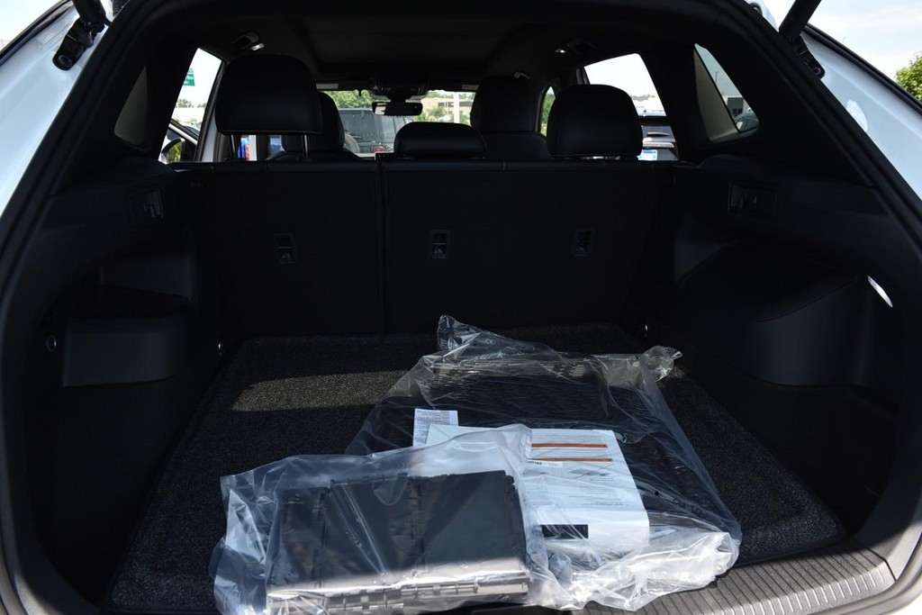 Volkswagen Tiguan Vehicle Full-screen Gallery Image 25