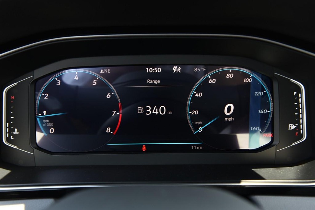 Volkswagen Jetta GLI Vehicle Full-screen Gallery Image 12