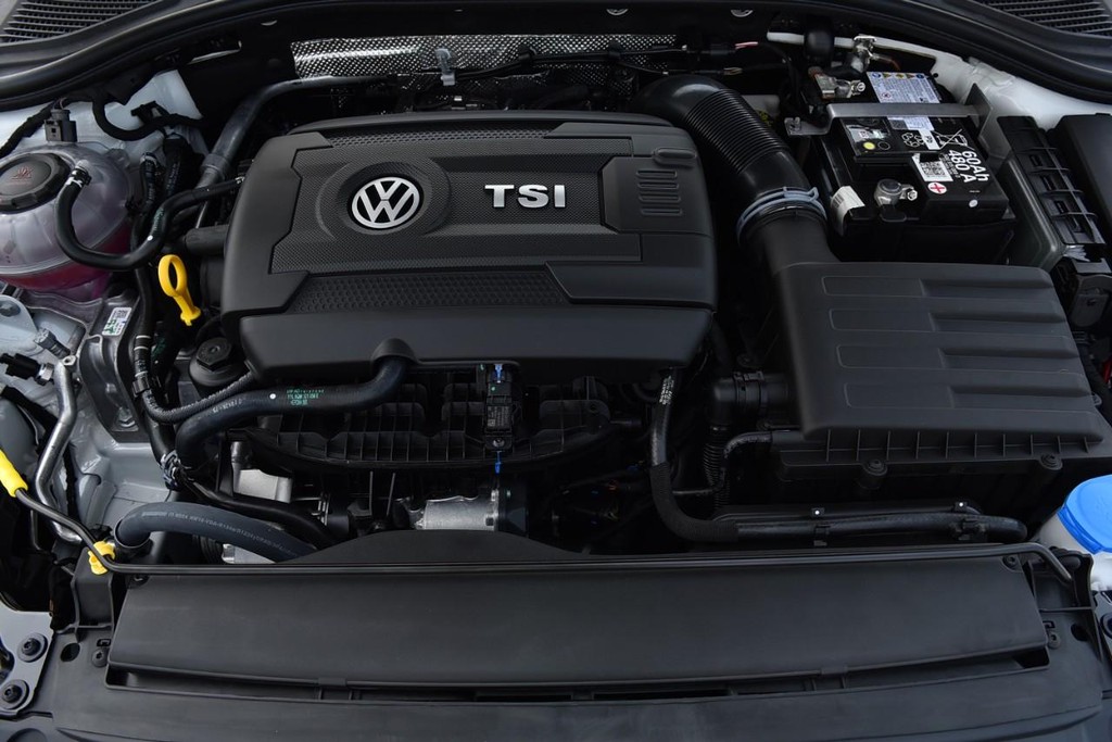 Volkswagen Jetta GLI Vehicle Full-screen Gallery Image 25