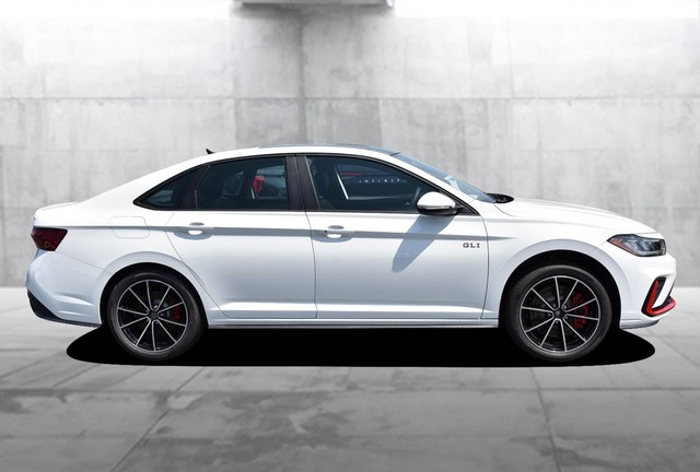 Volkswagen Jetta GLI Vehicle Image 05