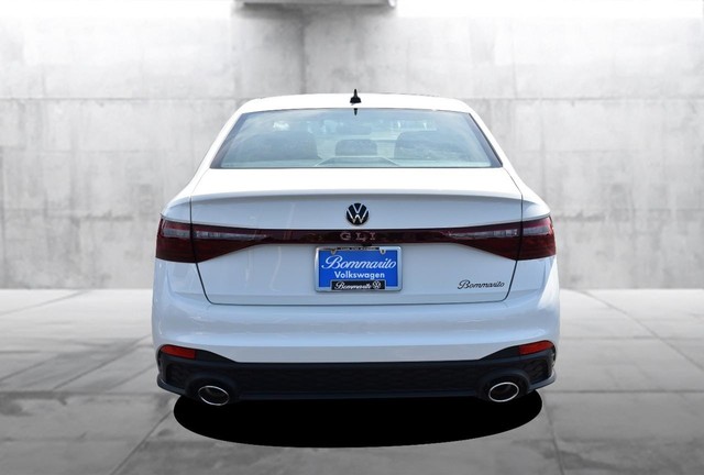 Volkswagen Jetta GLI Vehicle Image 06