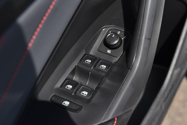 Volkswagen Jetta GLI Vehicle Image 08