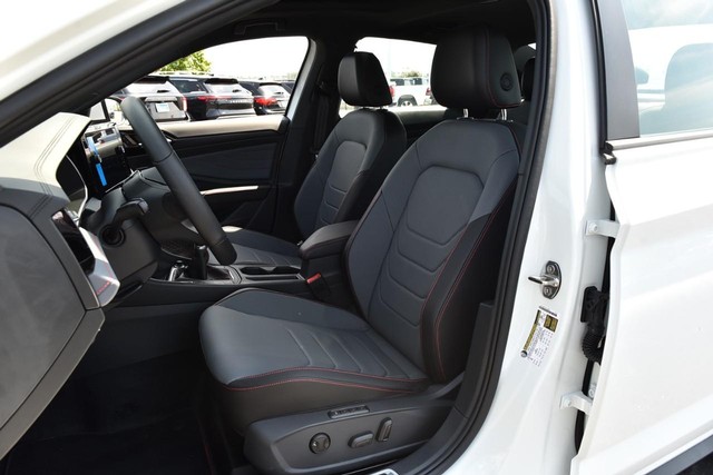 Volkswagen Jetta GLI Vehicle Image 20