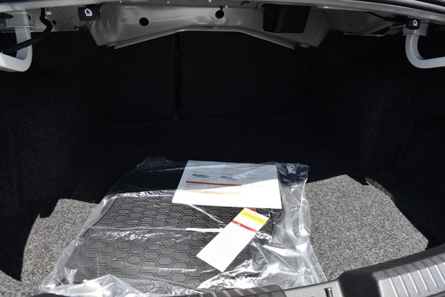 Volkswagen Jetta GLI Vehicle Image 24