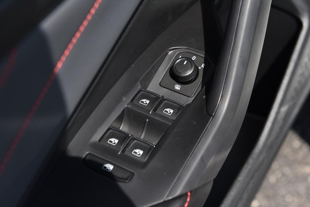Volkswagen Jetta GLI Vehicle Image 08