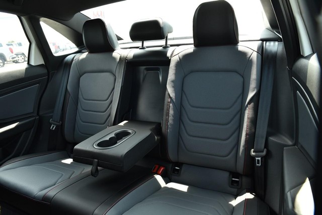 Volkswagen Jetta GLI Vehicle Image 23