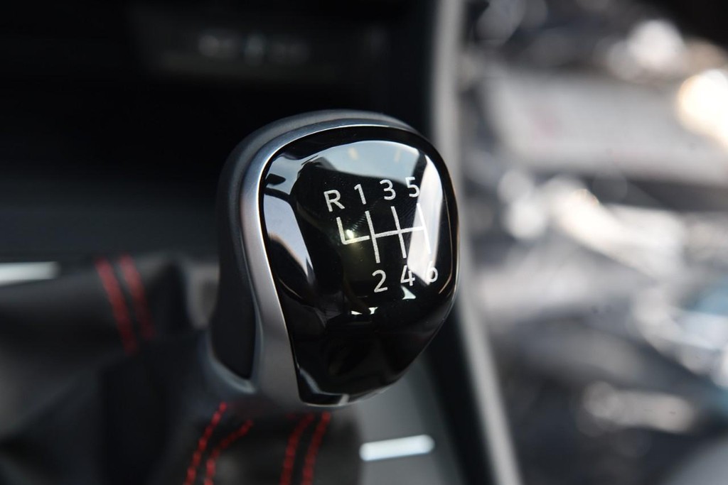 Volkswagen Jetta GLI Vehicle Full-screen Gallery Image 18