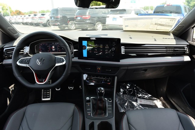 Volkswagen Jetta GLI Vehicle Image 07