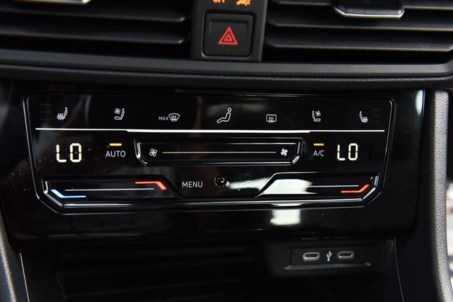 Volkswagen Jetta GLI Vehicle Image 15
