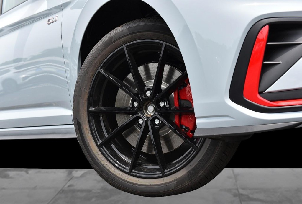 Volkswagen Jetta GLI Vehicle Full-screen Gallery Image 3