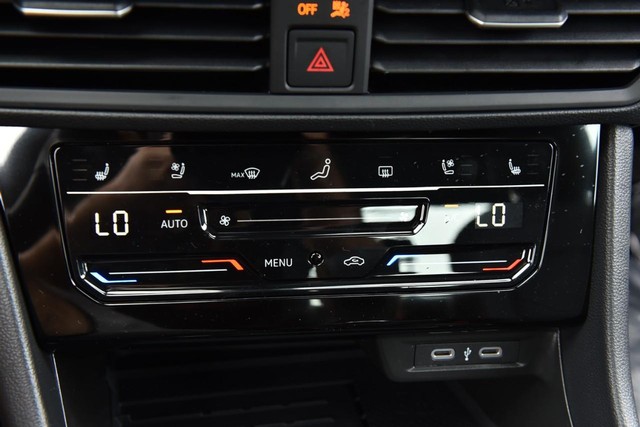 Volkswagen Jetta GLI Vehicle Image 15