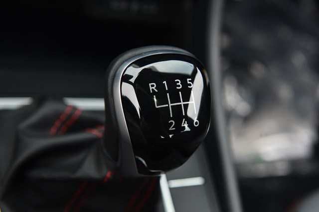 Volkswagen Jetta GLI Vehicle Image 18