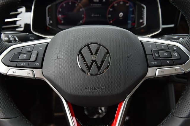 Volkswagen Jetta GLI Vehicle Image 19
