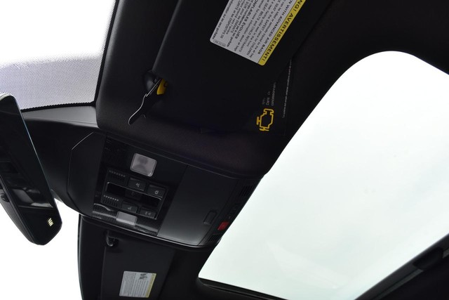Volkswagen Jetta GLI Vehicle Image 22