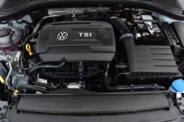 Volkswagen Jetta GLI Vehicle Image 25