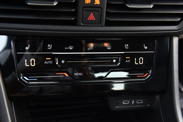Volkswagen Jetta GLI Vehicle Image 15