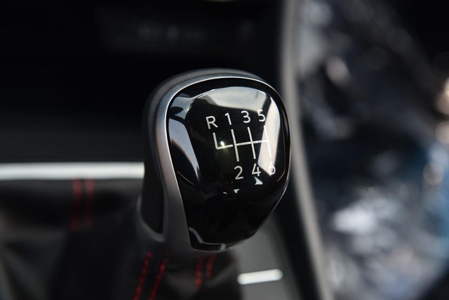 Volkswagen Jetta GLI Vehicle Image 18