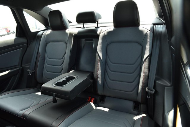 Volkswagen Jetta GLI Vehicle Image 23