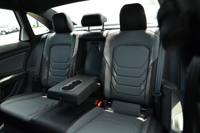 Volkswagen Jetta GLI Vehicle Image 23