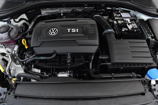 Volkswagen Jetta GLI Vehicle Image 25