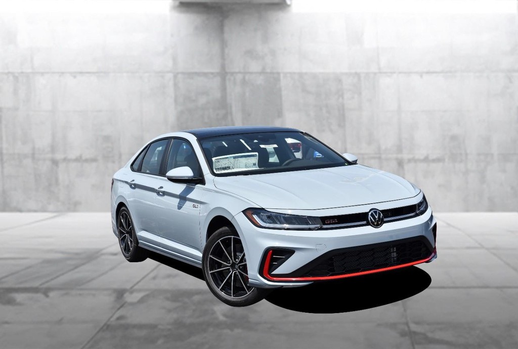 Volkswagen Jetta GLI Vehicle Full-screen Gallery Image 2