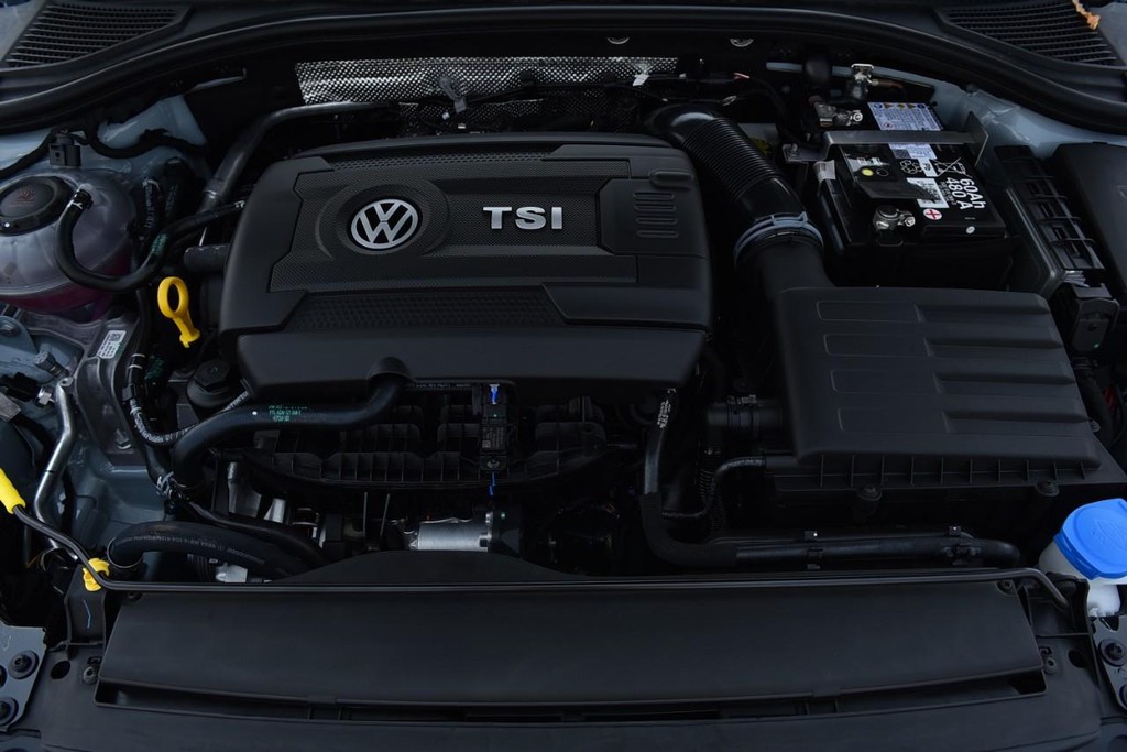 Volkswagen Jetta GLI Vehicle Full-screen Gallery Image 25