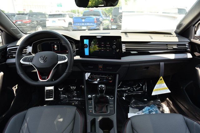 Volkswagen Jetta GLI Vehicle Image 07