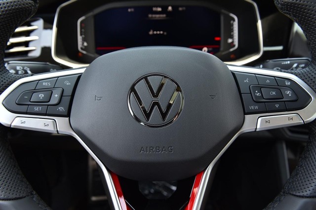 Volkswagen Jetta GLI Vehicle Image 19