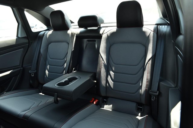 Volkswagen Jetta GLI Vehicle Image 23