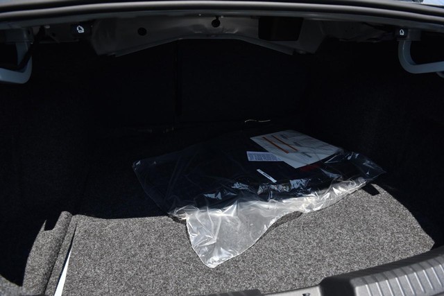Volkswagen Jetta GLI Vehicle Image 24