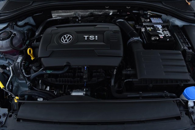 Volkswagen Jetta GLI Vehicle Image 25