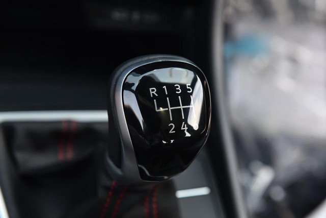 Volkswagen Jetta GLI Vehicle Image 18