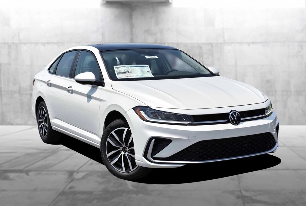 Volkswagen Jetta Vehicle Full-screen Gallery Image 2