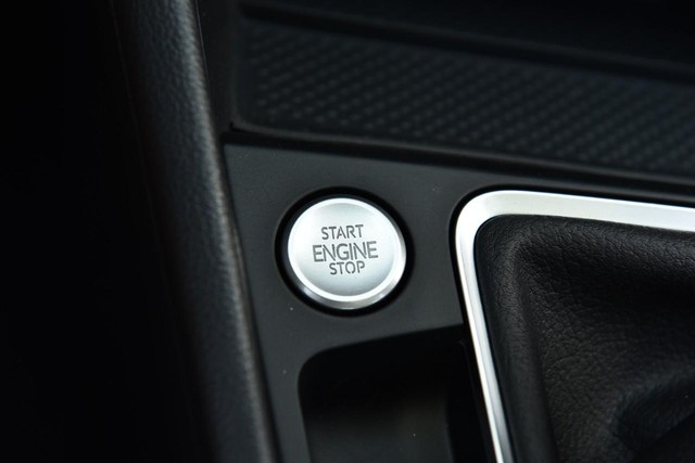 Volkswagen Jetta Vehicle Image 17
