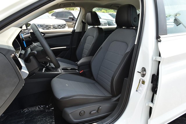 Volkswagen Jetta Vehicle Image 20