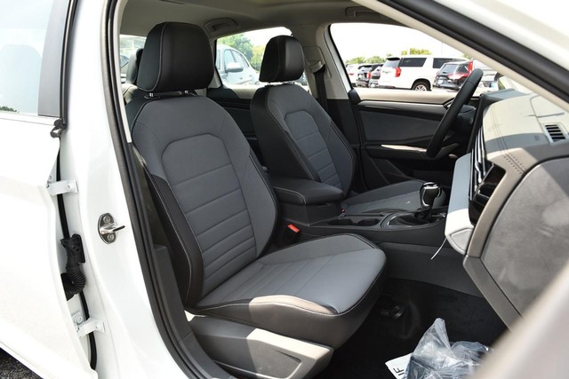 Volkswagen Jetta Vehicle Image 21