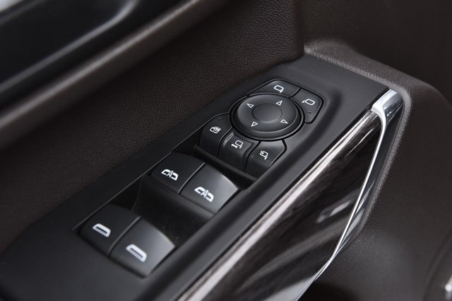 Chevrolet Silverado 2500HD Vehicle Image 09
