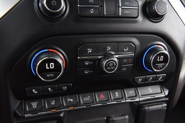 Chevrolet Silverado 2500HD Vehicle Image 20