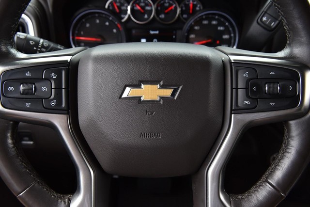 Chevrolet Silverado 2500HD Vehicle Image 24