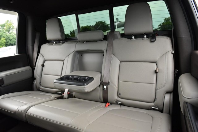 Chevrolet Silverado 2500HD Vehicle Image 28
