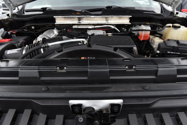 Chevrolet Silverado 2500HD Vehicle Image 30