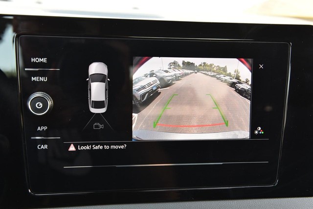 Volkswagen Jetta Vehicle Image 13