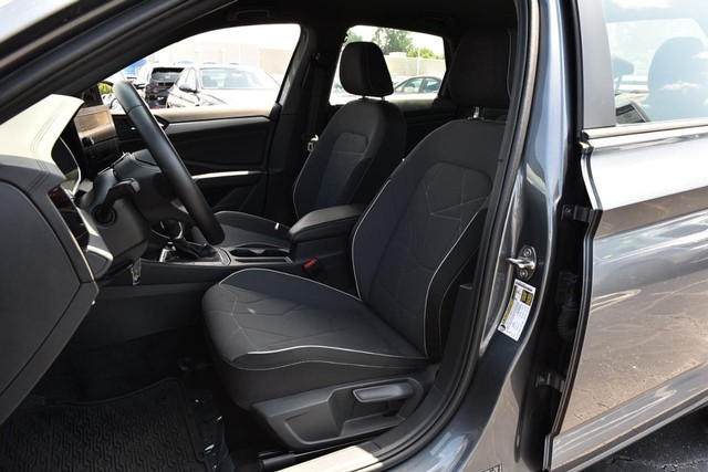 Volkswagen Jetta Vehicle Image 19