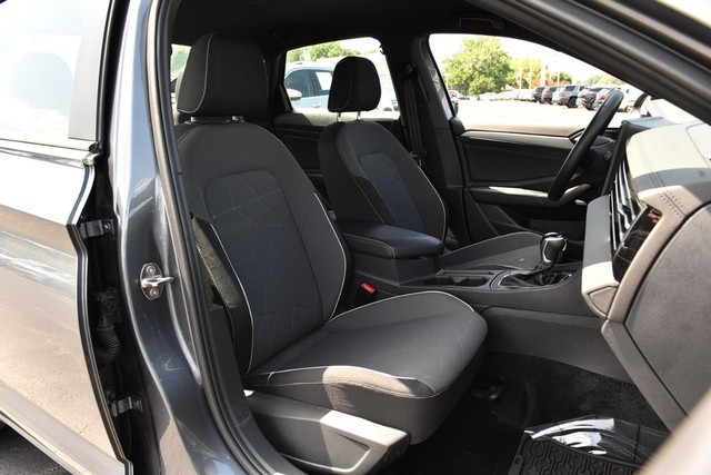 Volkswagen Jetta Vehicle Image 20