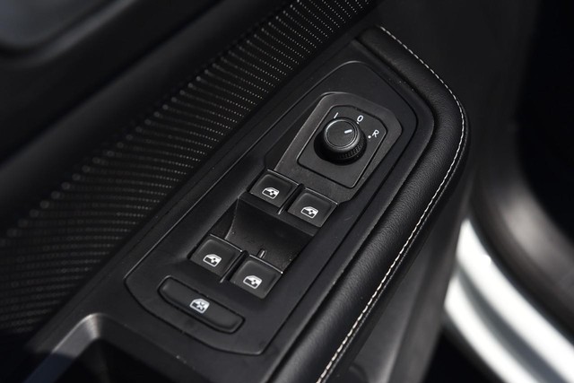 Volkswagen Atlas Cross Sport Vehicle Image 08