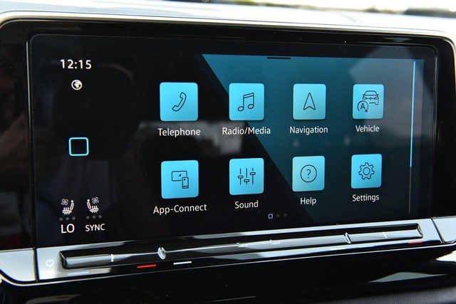 Volkswagen Atlas Cross Sport Vehicle Image 14