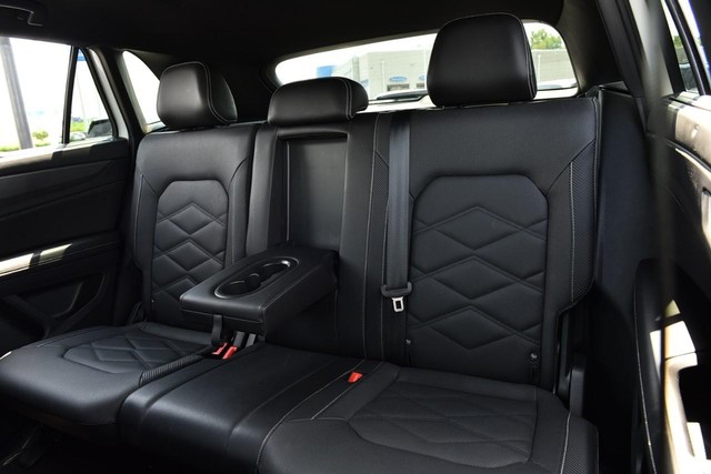 Volkswagen Atlas Cross Sport Vehicle Image 22