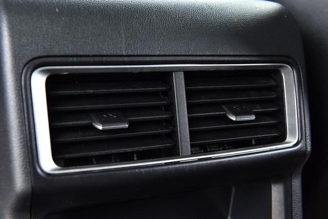 Volkswagen Atlas Cross Sport Vehicle Image 23