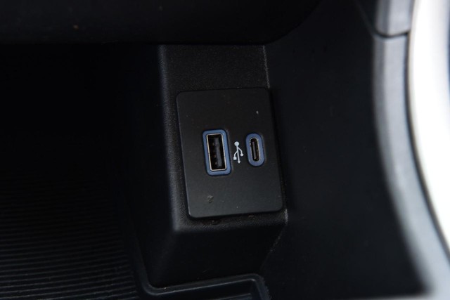 Ford Edge Vehicle Image 16
